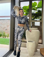 Load image into Gallery viewer, Tanzanite top